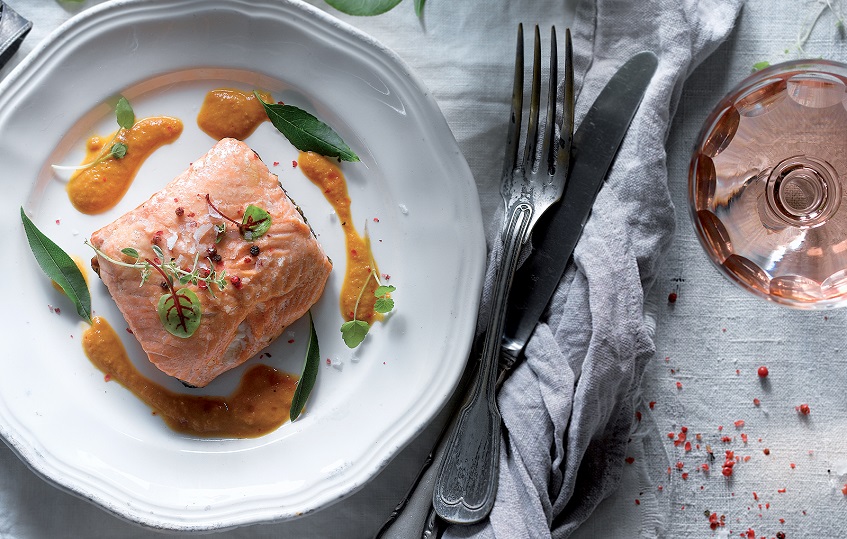 Salmó amb salsa de vi negre